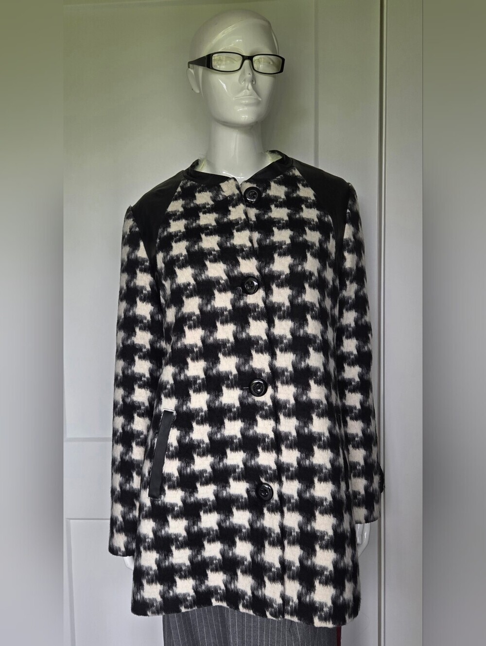 Renuar Houndstooth Black and white women's large winter jacket